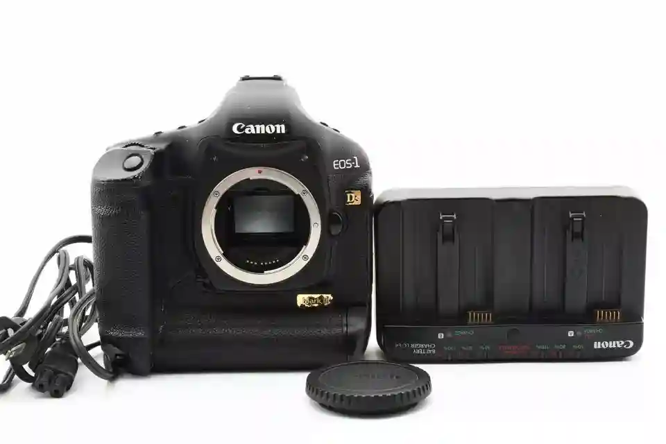 New Listing[Excellent Tested] Canon EOS-1Ds Mark iii Digital Camera Body Count2862 fm Japan