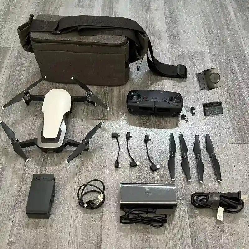 DJI Mavic Air 3-Axis Gimbal 4K Camera Drone 21 Minute Flight Time 95% NEW