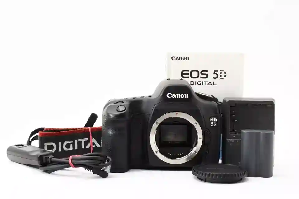 [N MINT] Canon EOS 5D Digital SLR Camera Body 12.8MP Strap From Japan #184