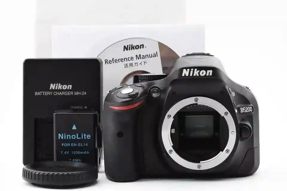 New ListingNikon D5200 24.1MP Digital SLR Camera Body Black w/Charger Shutter Count: 472