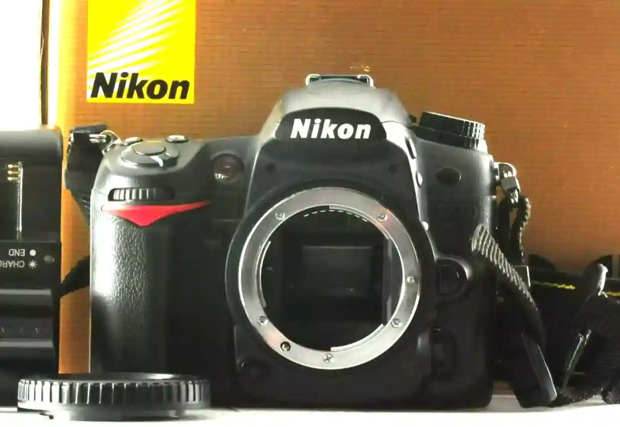 New ListingNear MINT in Box Nikon D7000 16.2 MP Digital SLR Camera - Black From Japan FedEx