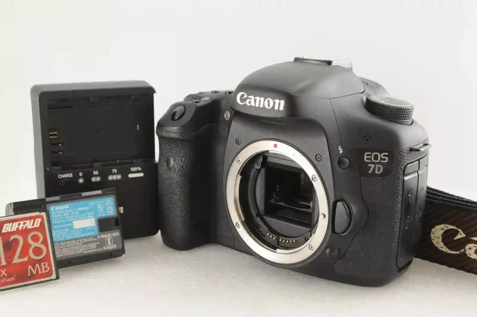 New Listing[Very Good] Canon EOS 7D 18.0MP Digital SLR Camera 53395clicks