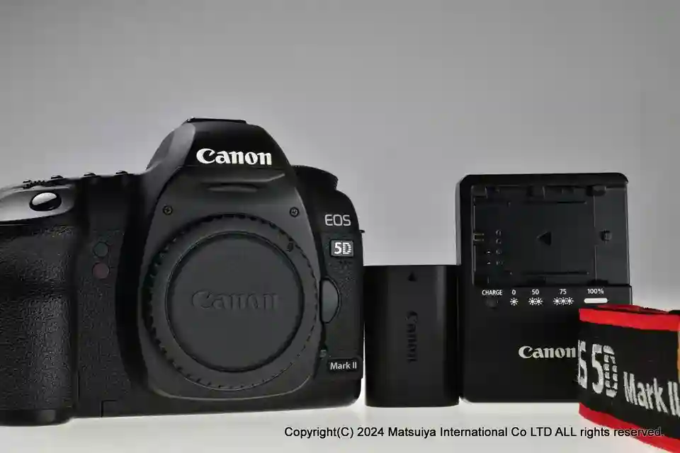 Canon EOS 5D Mark II 21.1MP Digital Camera Body Excellent