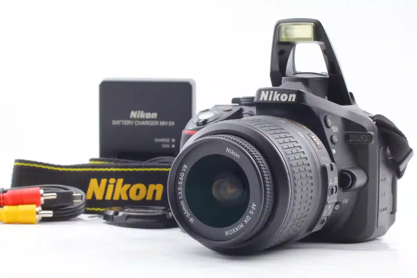 New Listing[Near MINT+] Nikon D5300 24.2MP DSLR Camera Body 18-55mm AF-S Lens From JAPAN