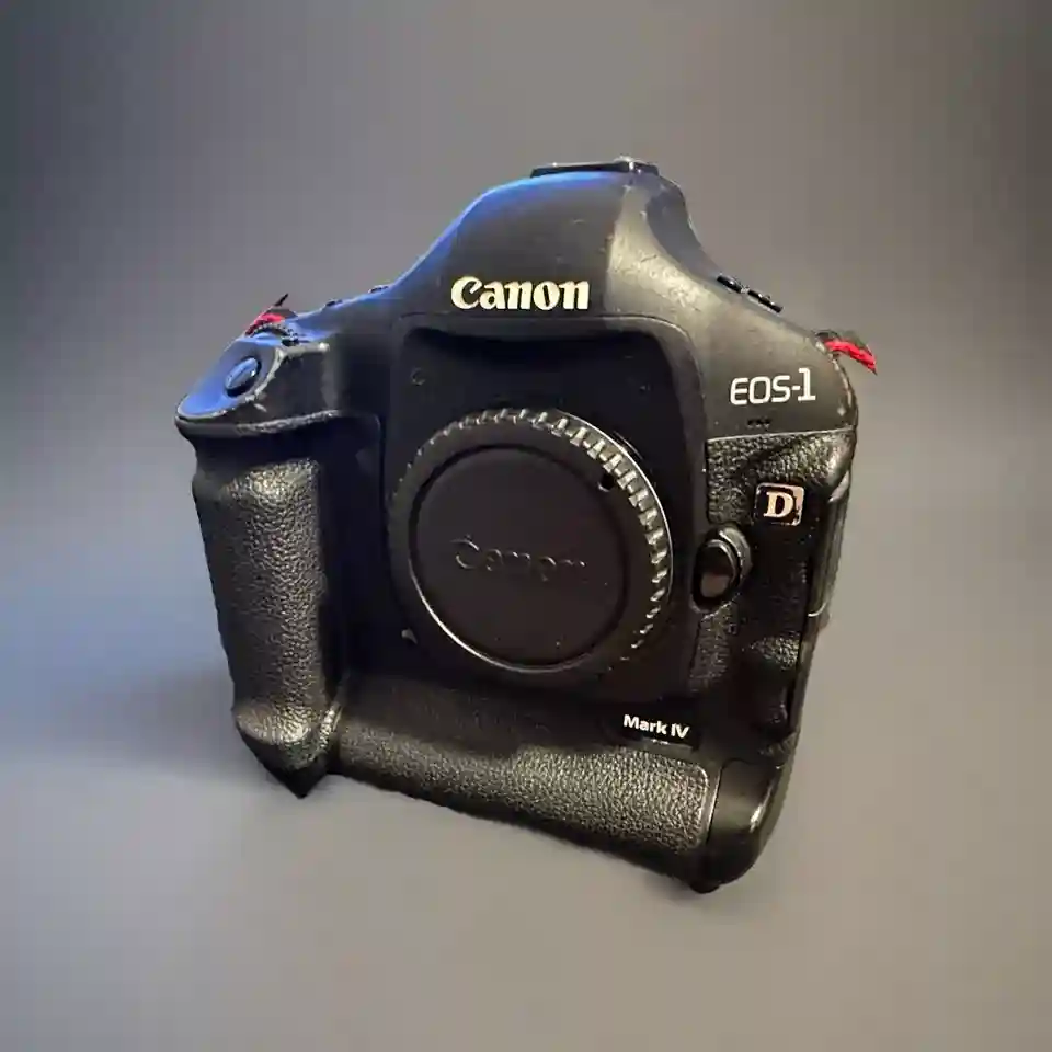 Canon EOS 1D Mark IV - Body & Genuine Canon Dual Charger LC-E4 & Genuine Battery