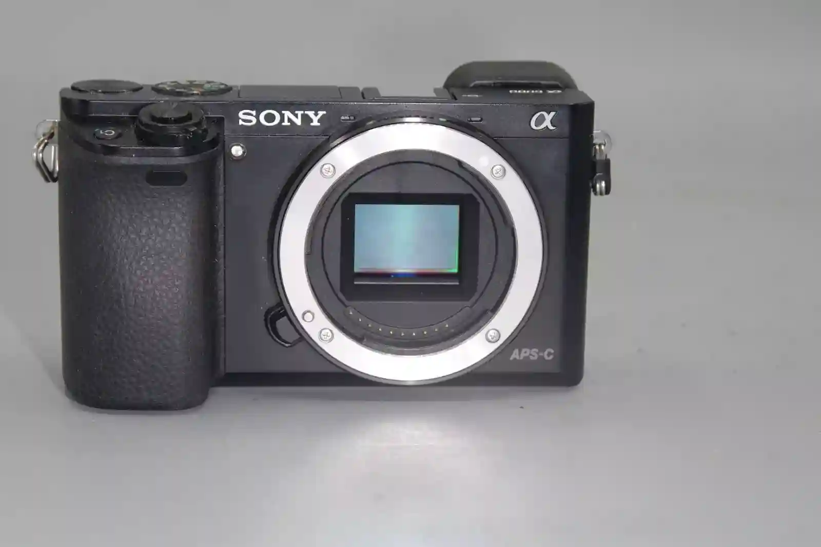 New ListingSony Alpha A6000 24.2MP Mirrorless Camera - Very Low Shutter Count 2466