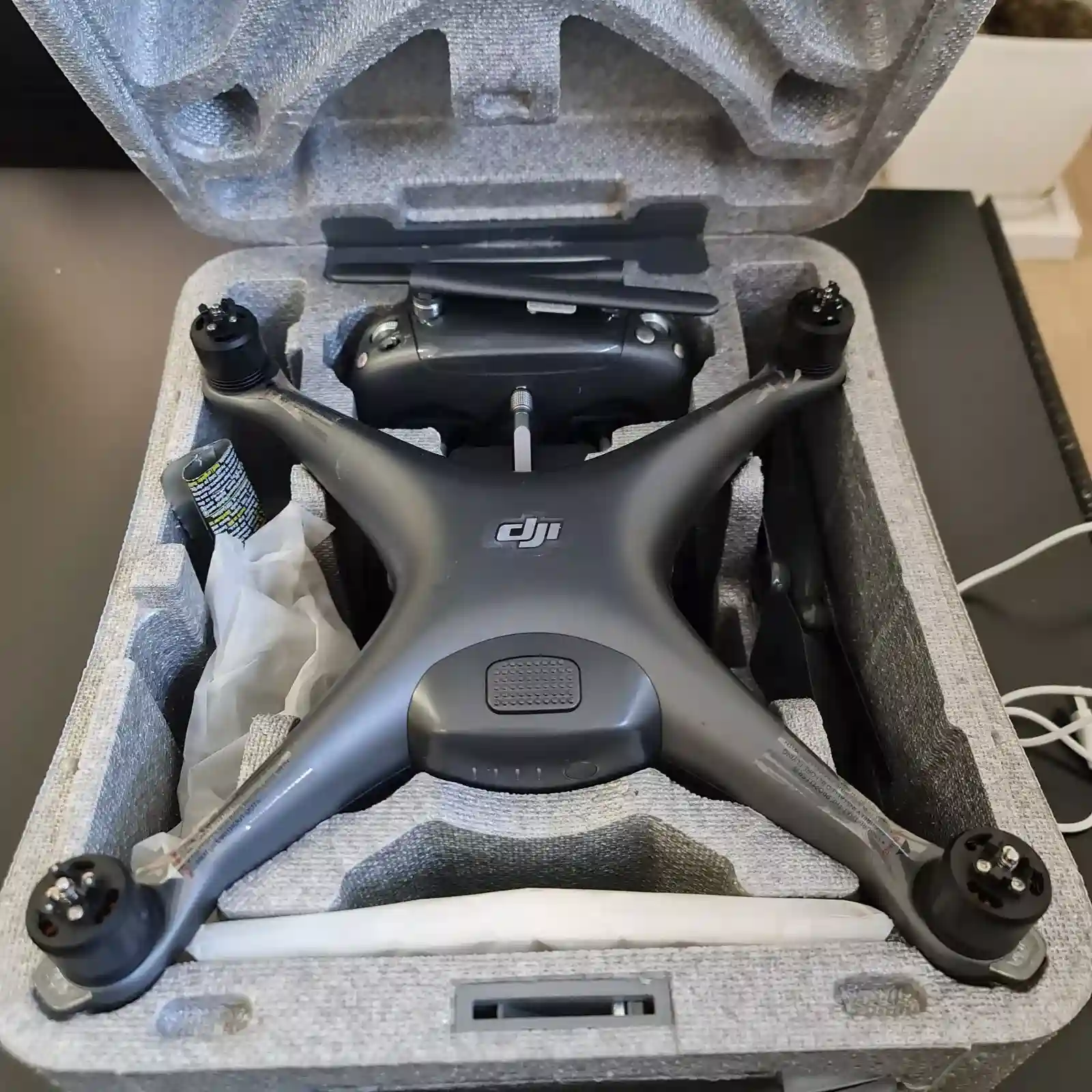 Dji phantom 4 pro obsidian edition