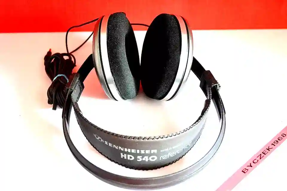 New ListingSennheiser HD-540 - Reference Stereo On-Ear Headphones with New Ear Pads Excellent.