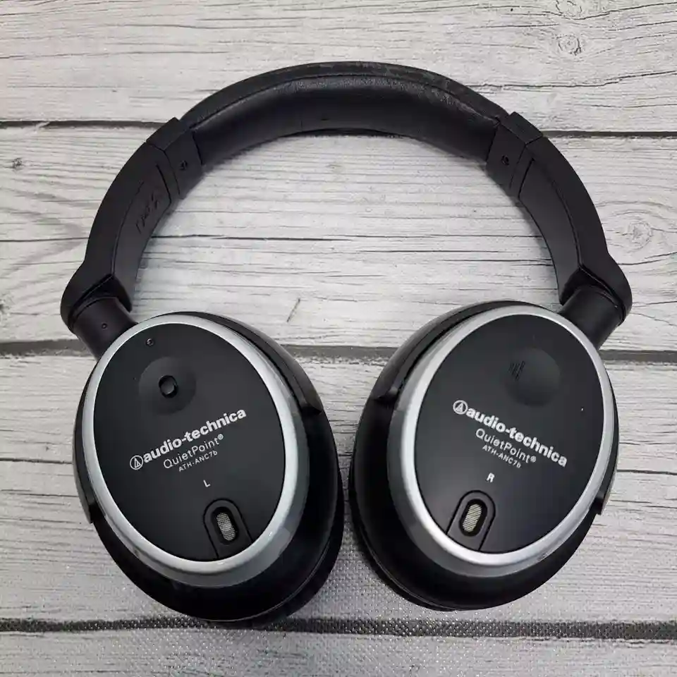 New ListingAudio-Technica Headphones QuietPoint Active Noise-Cancelling On-Ear ATH-ANC7B