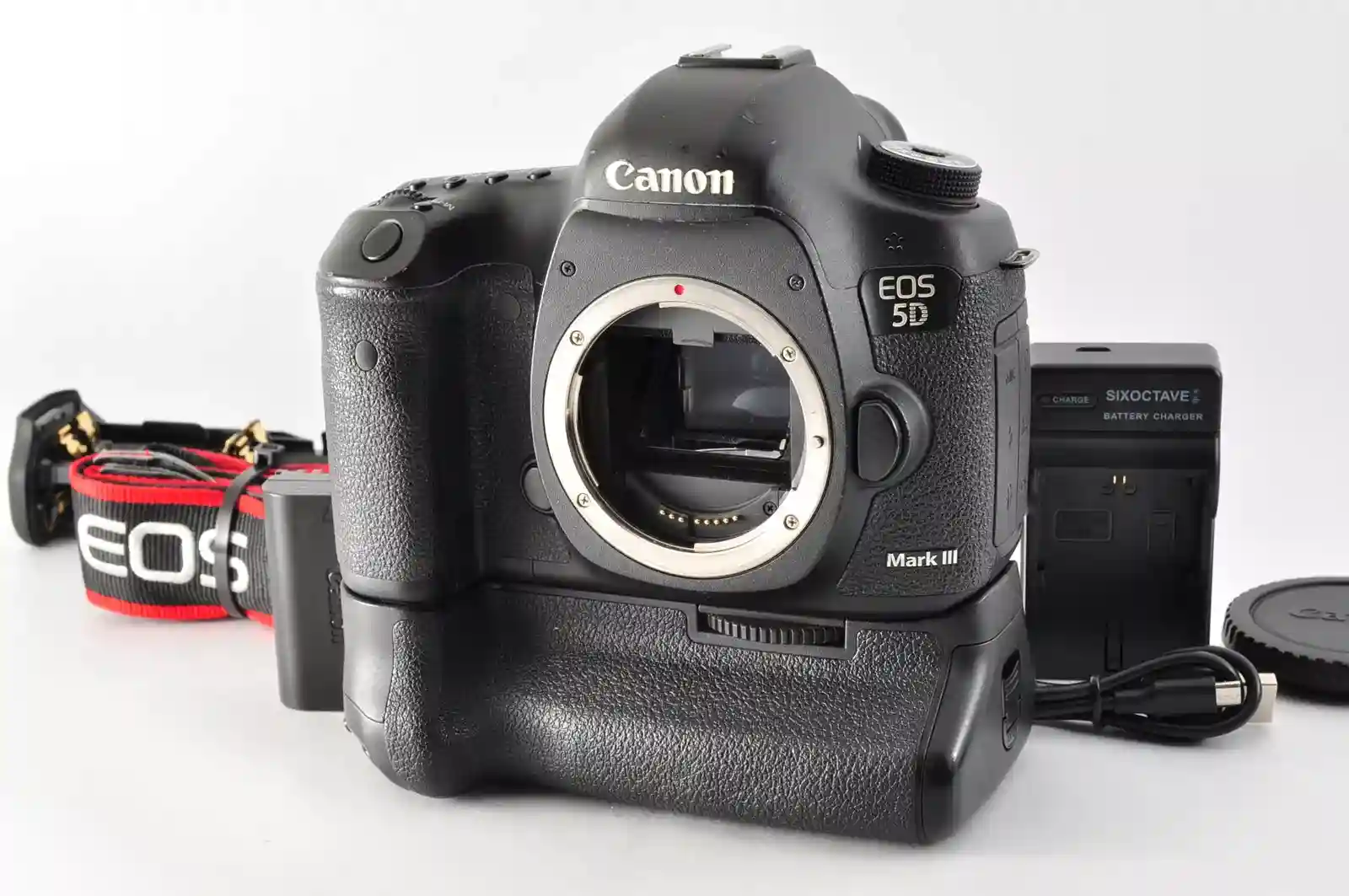 New Listing[Near MINT w/BG-E11] Canon EOS 5D Mark III Digital SLR Camera Body From JAPAN