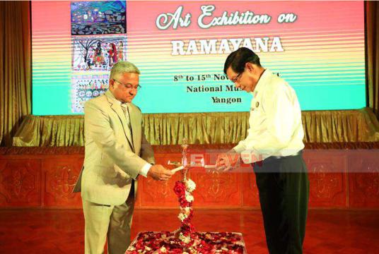 ရန်ကုန်မြို့ရှိ အမျိုးသားပြတိုက်တွင်...