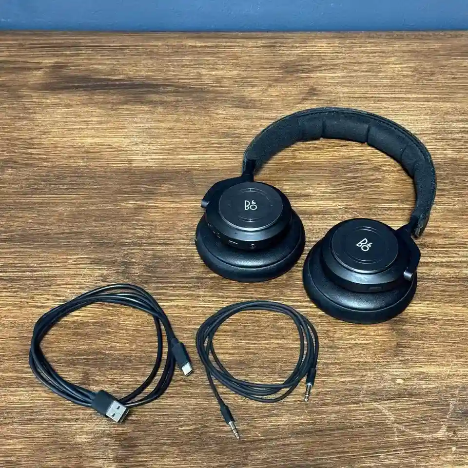 New ListingBang & Olufsen Beoplay H9 (3rd Gen) Wireless Headphones Black Used Fully Working