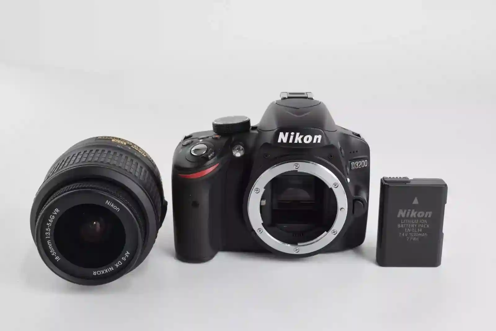 "Count 1675" [Near Mint]Nikon D3200 SLR Digital Camera AF-S 18-55mm VR Lens From