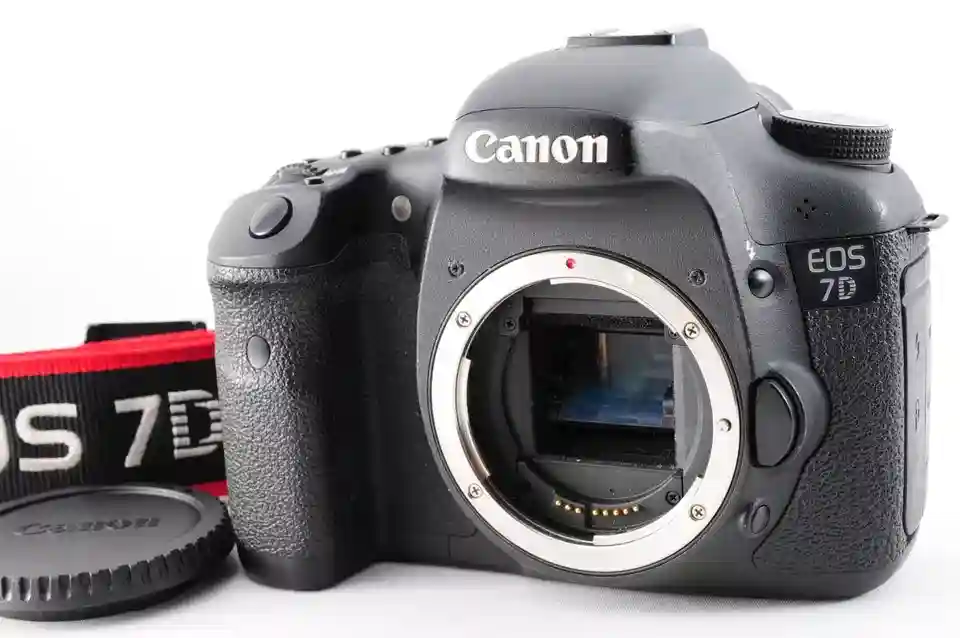 [Near MINT w/Strap] Canon EOS 7D 18.0MP Digital SLR DSLR Camera Body From JAPAN