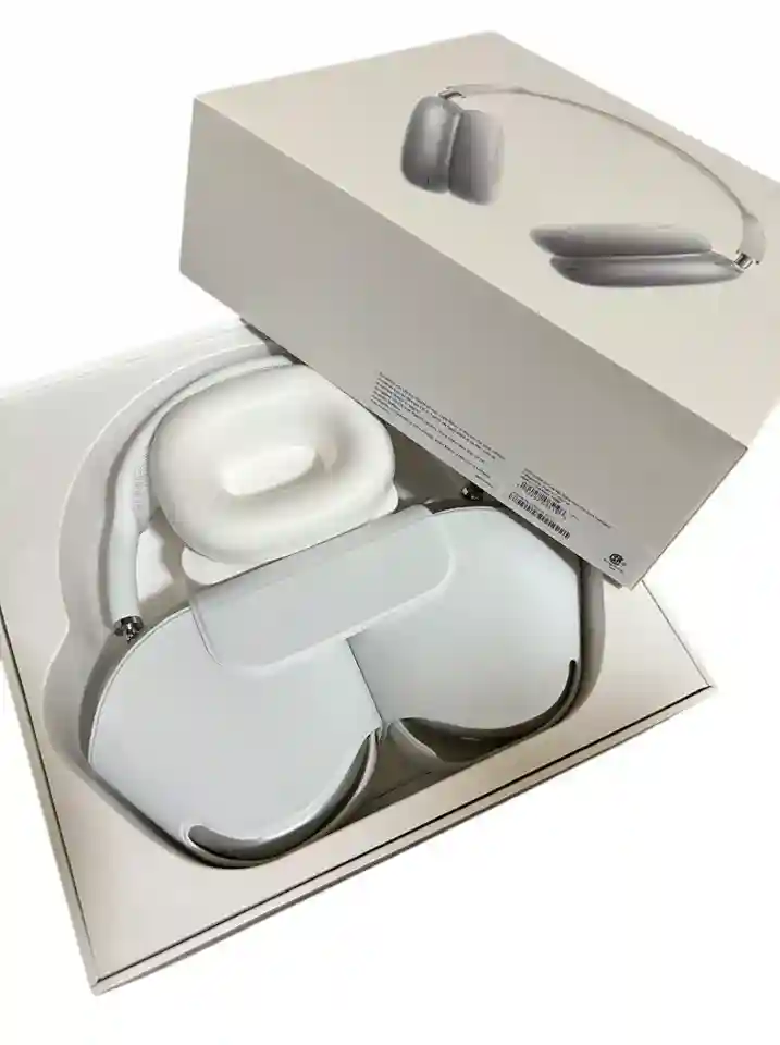 New Listingairpods max