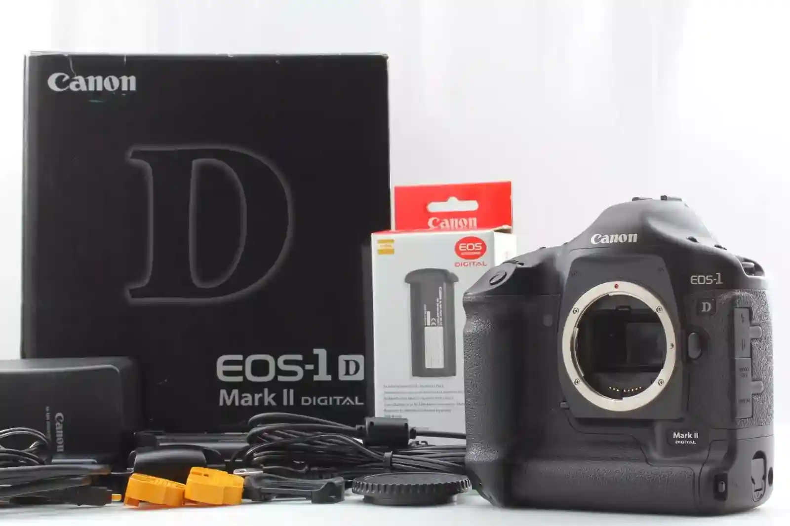 【NEAR MINT in Box】 Canon EOS-1D Mark II 20.2MP Digital SLR Camera Body Japan