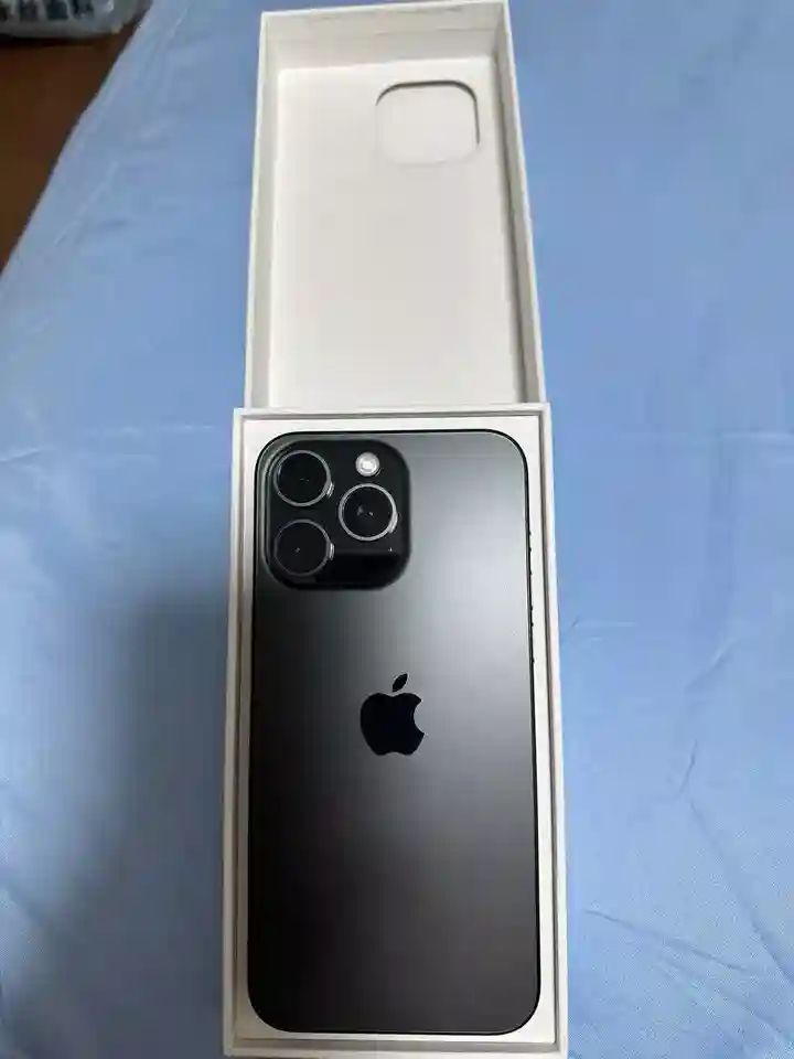 New Listingiphone 15 pro max 1tb black titanium
