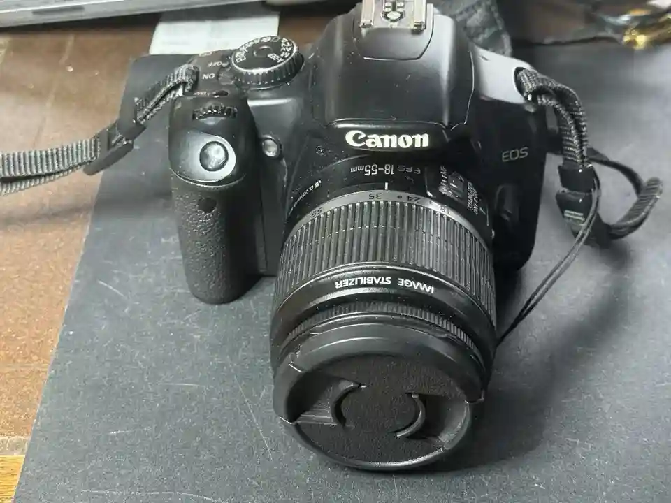 Canon EOS 450D DSLR Working Well Good Condition With LowPro Case Charger & BATT