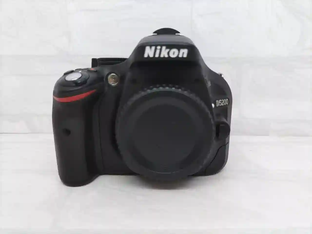 Nikon D D5200 Digital SLR Camera Body Single Lens Black 24.1MP D5200BK Used