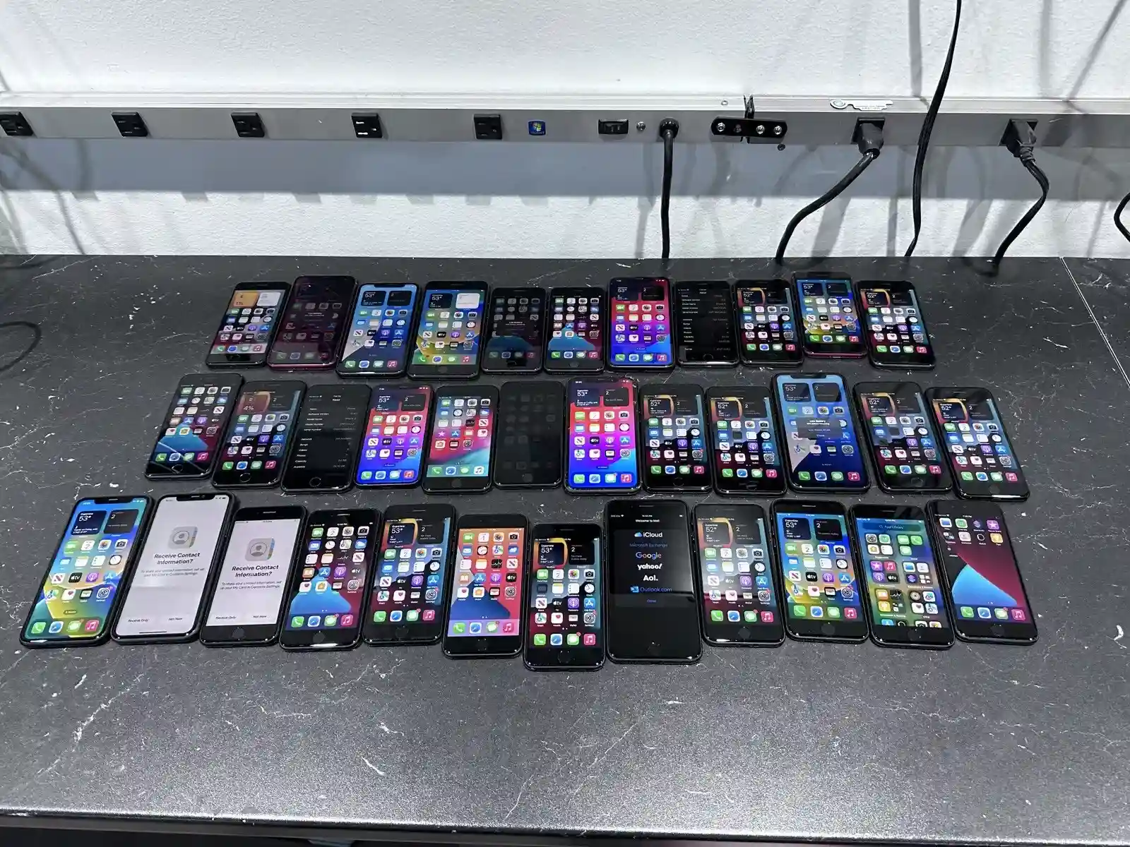 New ListingLOT OF 36 iPhones!! ALL WORKING 12 11 Xr 8 7 SE ATT/Unlock Multiple Colors/Size