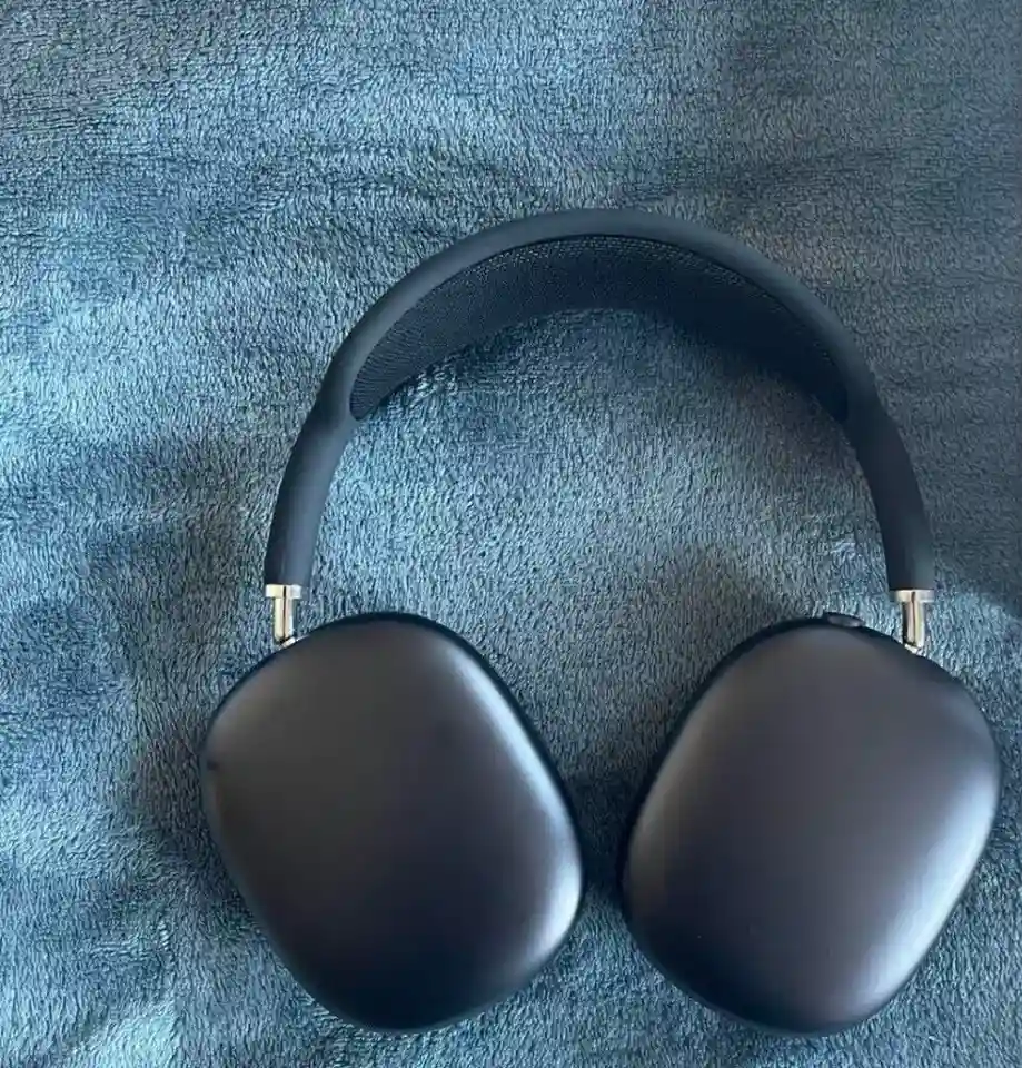 Black AirPod Max