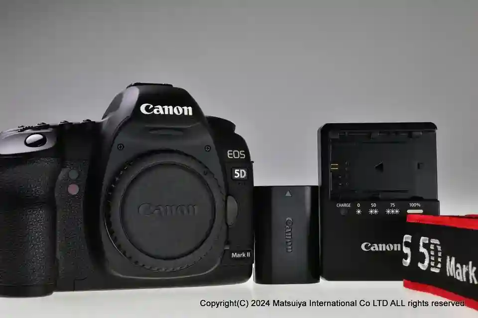 New ListingNear MINT Canon EOS 5D Mark II 21.1MP Digital Camera Body Shutter Count 16393