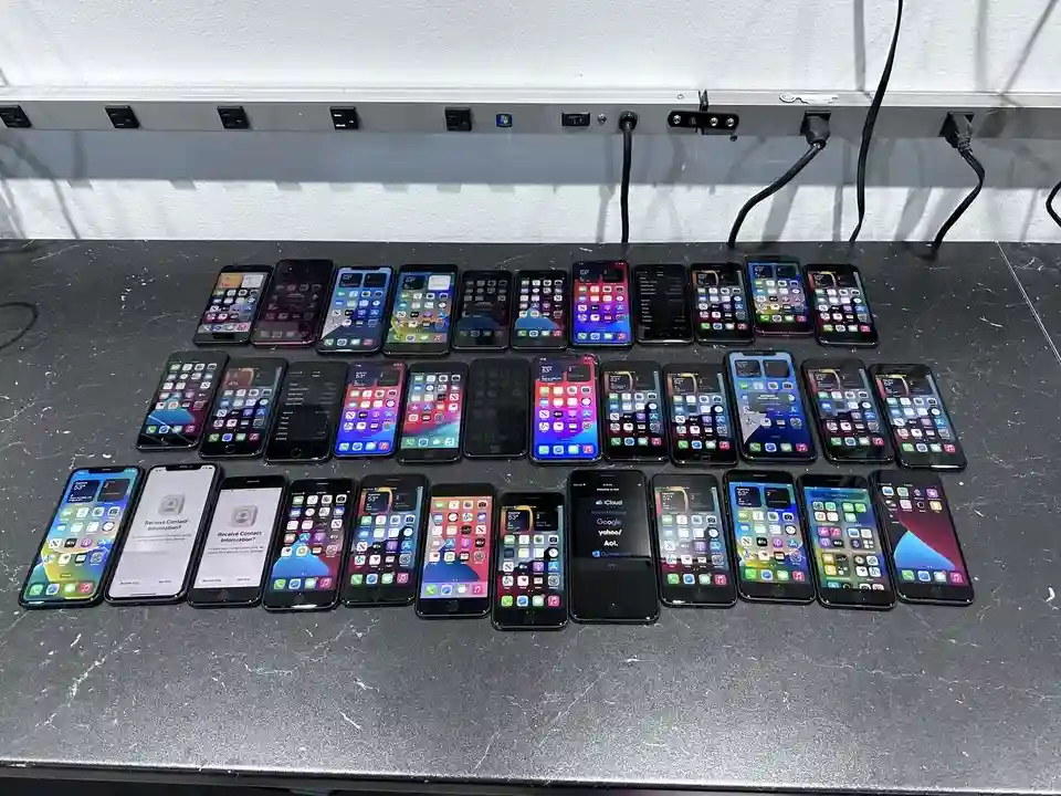 New ListingLOT OF 36 iPhones!! ALL WORKING 12 11 Xr 8 7 SE ATT/Unlock Multiple Colors/Size