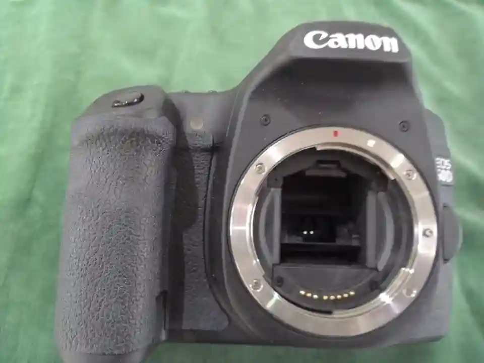 CANON EOS 50 D SPARES OR REPAIR ONLY NO RETURNS