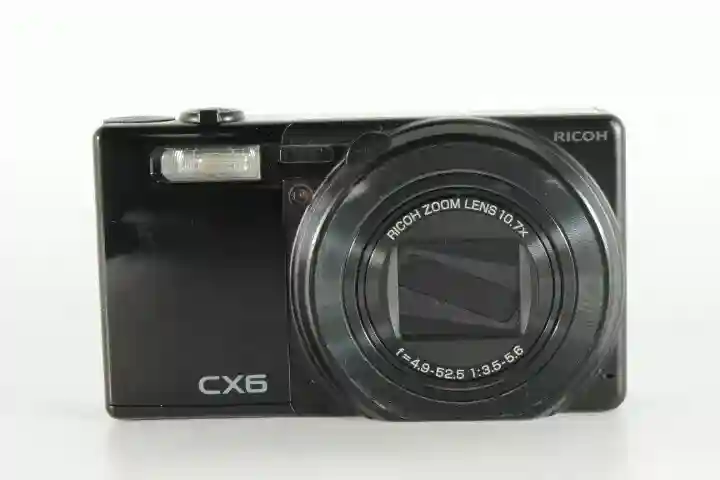 New ListingRICOH CX6 Black Compact Digital Camera 10MP 10.7x Zoom Japanese Defective AS-IS