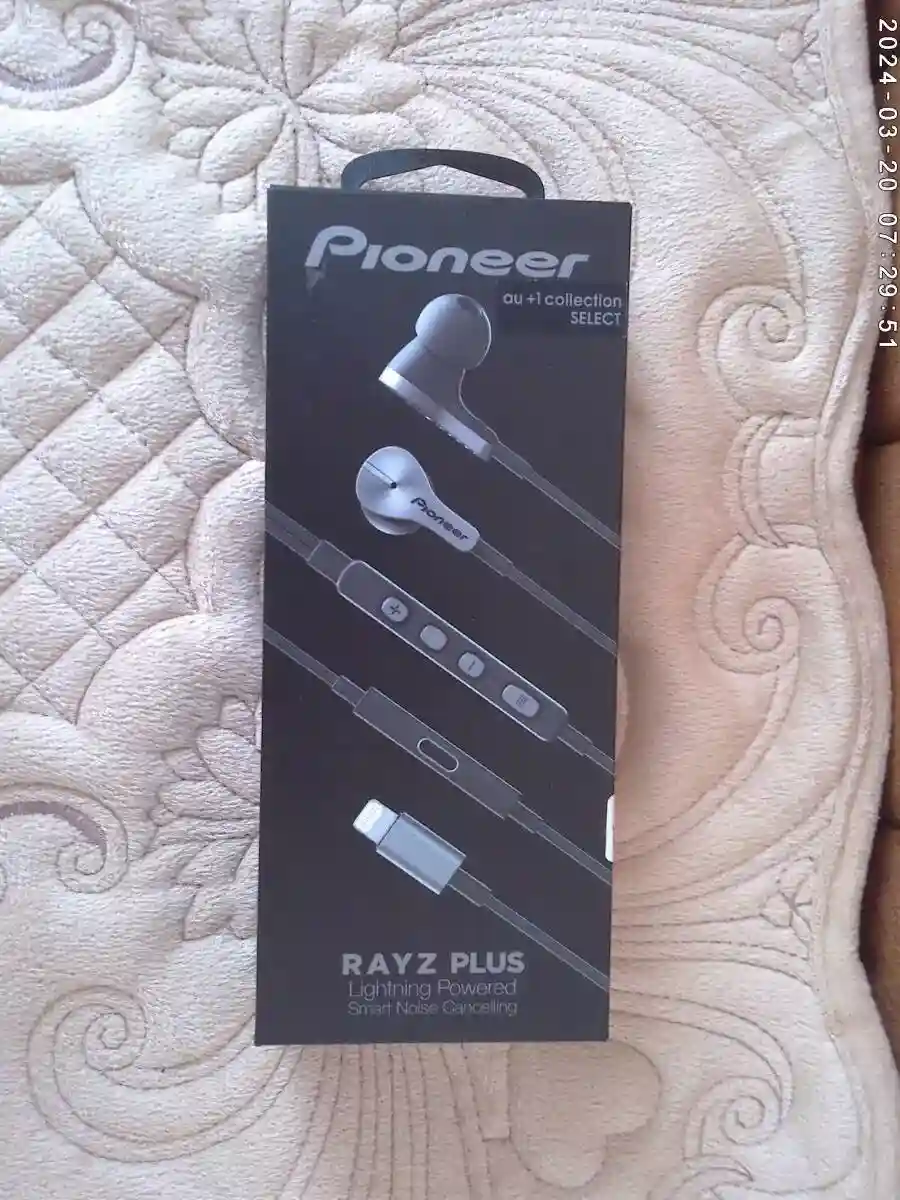 Pioneer RAYZ Plus SE-LTC5R-S Lightning-Powered Noise Canceling Earphone JAPAN