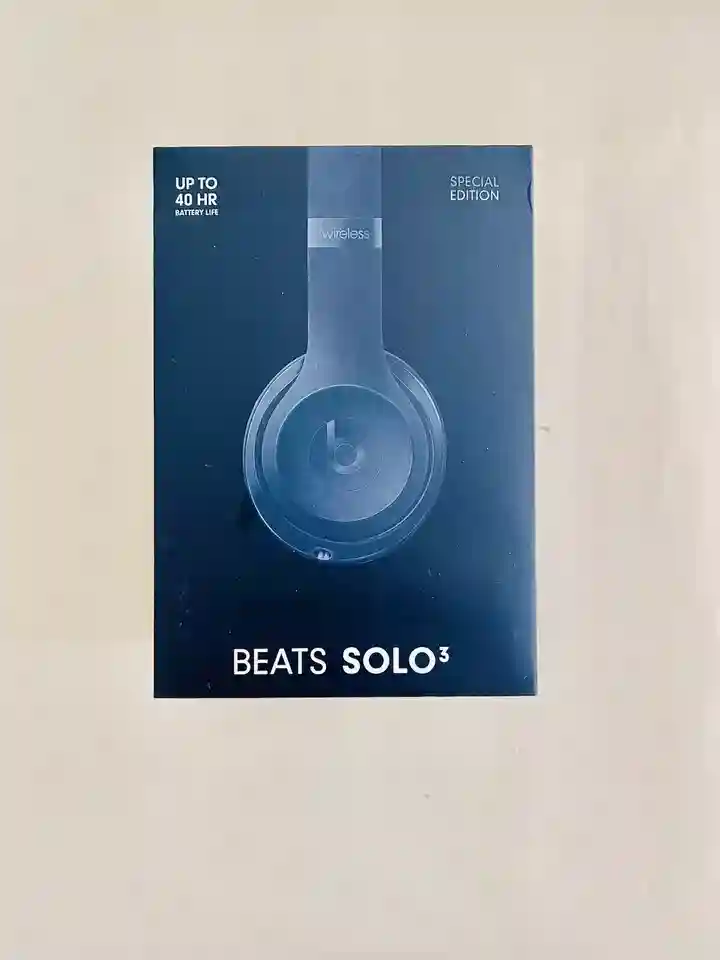 New ListingBeats Solo 3 Bluetooth Headsets