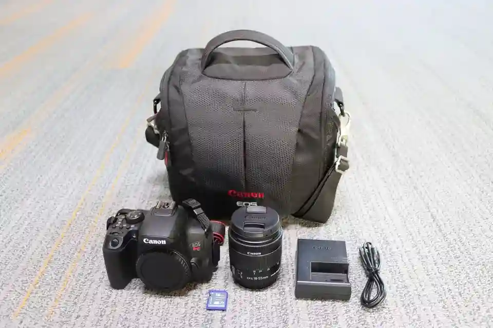 New ListingCanon EOS Rebel T8i DSLR Camera + 18-55 IS STM Lens + Bag - Shutter Count - 4000