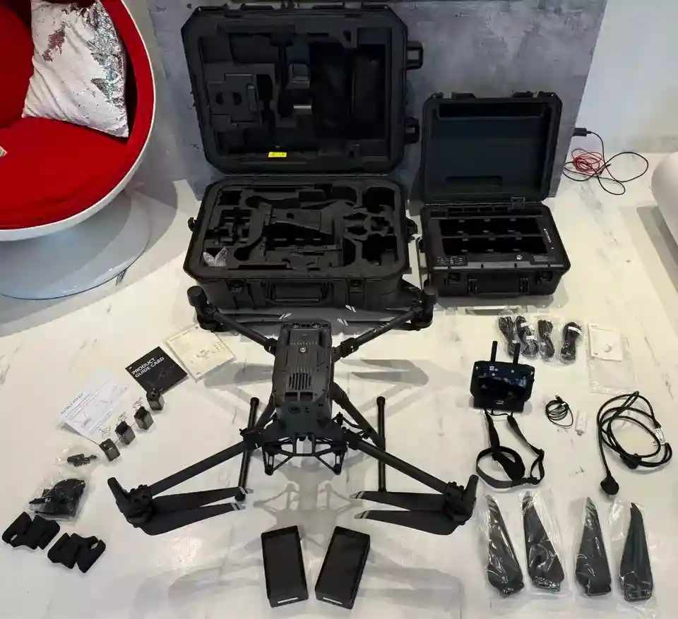 New ListingDJI Matrice 300 RTK Drone Intelligent Flight Batteries + Station TB60 Controller