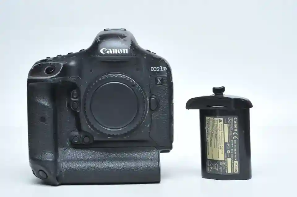 Canon EOS 1DX DSLR Camera (Body Only) 08201