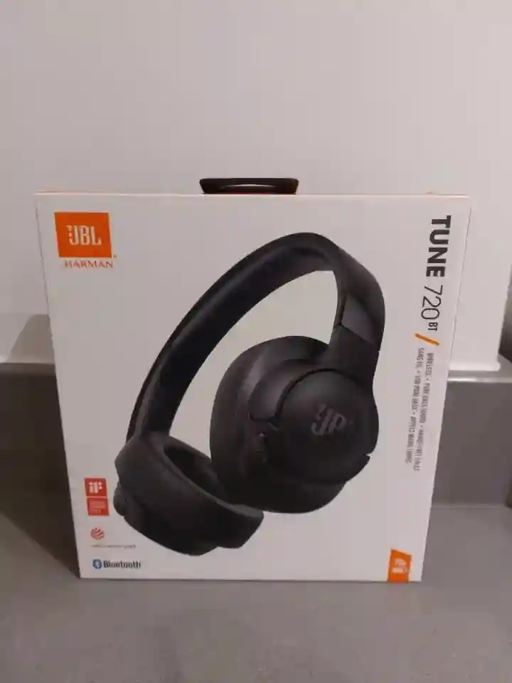 JBL Tune 720BT Wireless Headphones Bluetooth